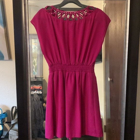 Forever 21 woman’s dress. Magenta size small. - Picture 5 of 7